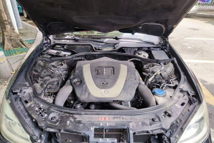 Used Mercedes-Benz S-Class 2010 S 350 L Luxury Model Engine Bay