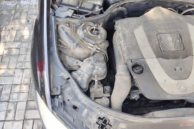 Used Mercedes-Benz S-Class 2010 S 300 L Luxury Model Engine Bay Right