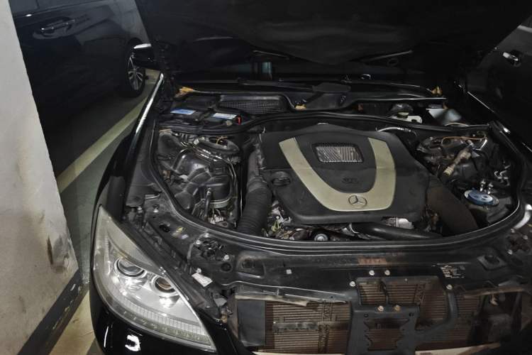 Used Mercedes-Benz S-Class 2010 S 350 L Luxury Model Engine Bay Right