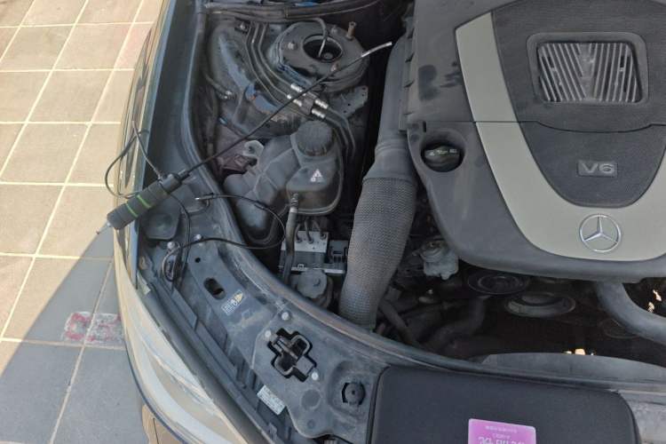 Used Mercedes-Benz S-Class 2010 S 350 L 4MATIC Engine Bay Right