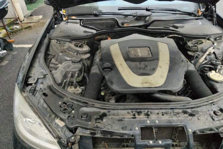 Used Mercedes-Benz S-Class 2010 S 400 L HYBRID Engine Bay Right