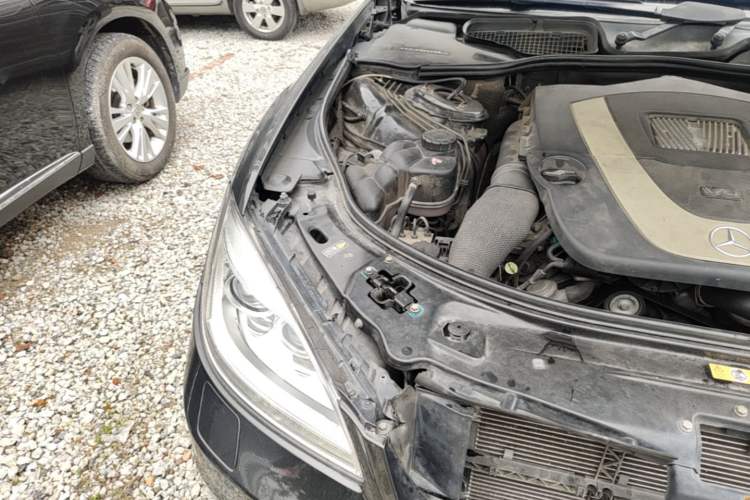 Used Mercedes-Benz S-Class 2010 S 400 L HYBRID Engine Bay Right