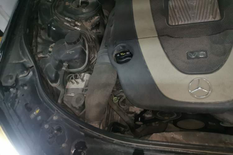 Used Mercedes-Benz S-Class 2010 S 300 L Business Model Engine Bay Right