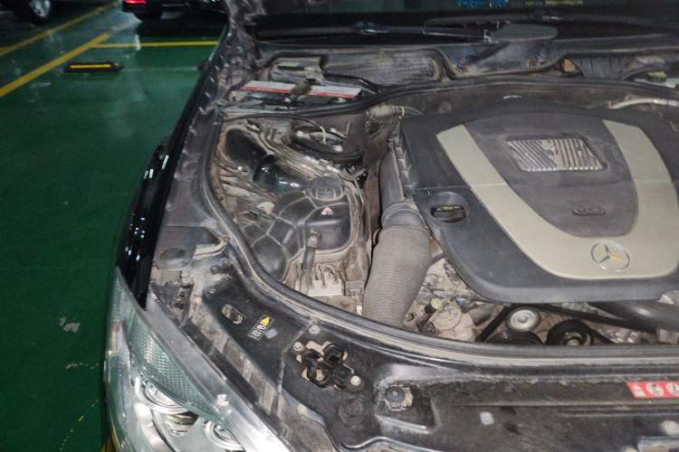 Used Mercedes-Benz S-Class 2010 S 300 L Luxury Model Engine Bay Right