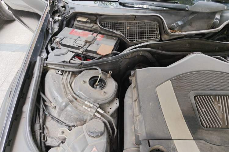 Used Mercedes-Benz S-Class 2010 S 300 L Business Model Engine Bay Right