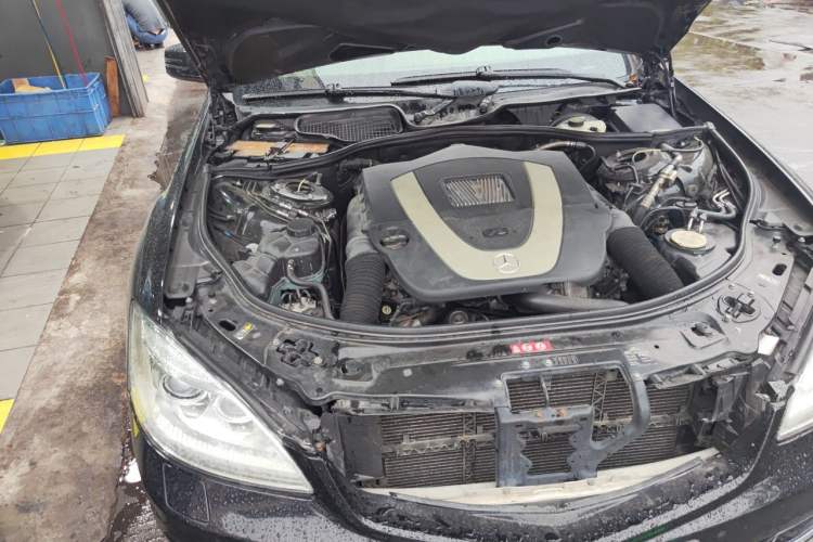 Used Mercedes-Benz S-Class 2010 S 350 L 4MATIC Engine Bay Right
