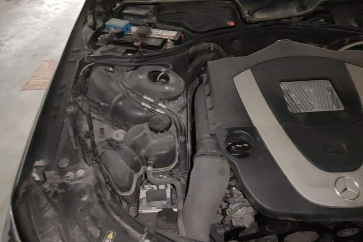 Used Mercedes-Benz S-Class 2010 S 300 L Business Model Engine Bay Right