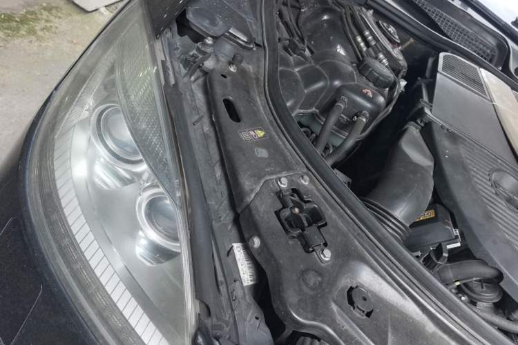 Used Mercedes-Benz S-Class 2010 S 600 L Engine Bay Right