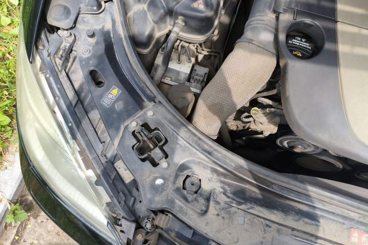 Used Mercedes-Benz S-Class 2010 S 300 L Prestige Edition Engine Bay Right