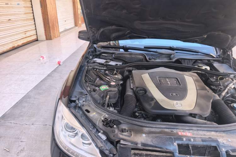 Used Mercedes-Benz S-Class 2010 S 300 L Business Model Engine Bay Right
