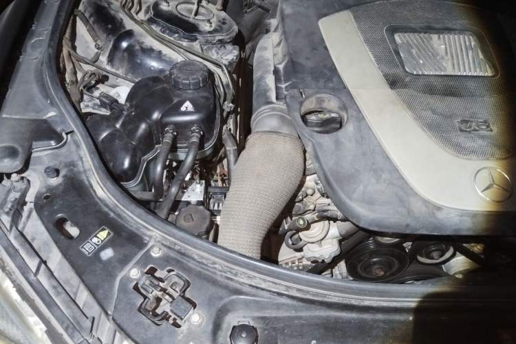 Used Mercedes-Benz S-Class 2010 S 400 L HYBRID Engine Bay Right