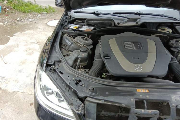 Used Mercedes-Benz S-Class 2010 S 300 L Luxury Model Engine Bay Right