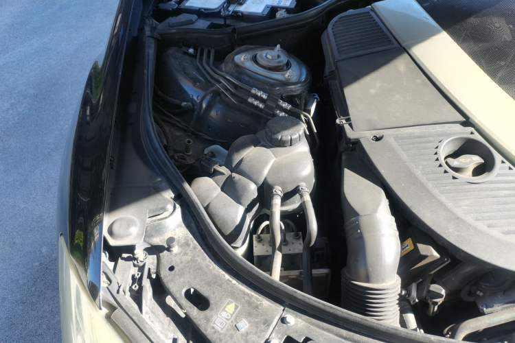 Used Mercedes-Benz S-Class 2010 S 600 L Engine Bay Right