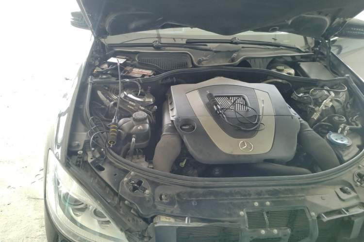 Used Mercedes-Benz S-Class 2010 S 300 L Luxury Model Engine Bay Right