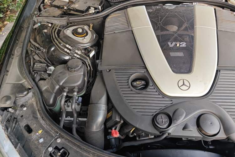 Used Mercedes-Benz S-Class 2010 S 600 L Engine Bay Right