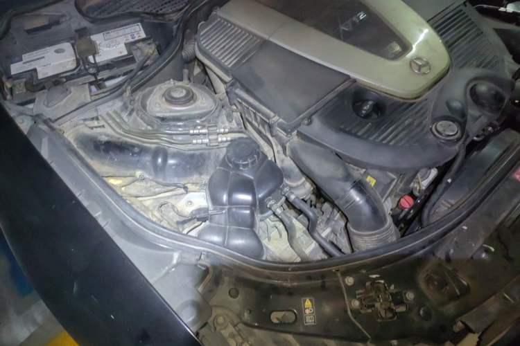 Used Mercedes-Benz S-Class 2010 S 600 L Engine Bay Right