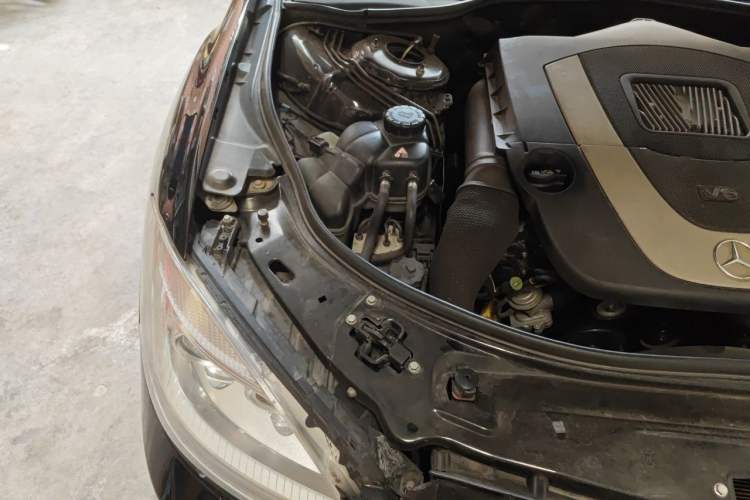 Used Mercedes-Benz S-Class 2010 S 400 L HYBRID Engine Bay Right