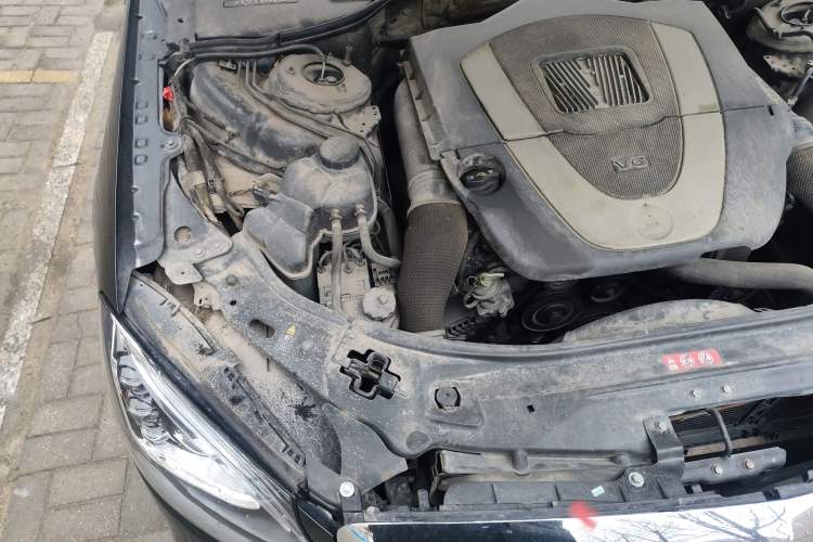 Used Mercedes-Benz S-Class 2010 S 400 L HYBRID Engine Bay Right