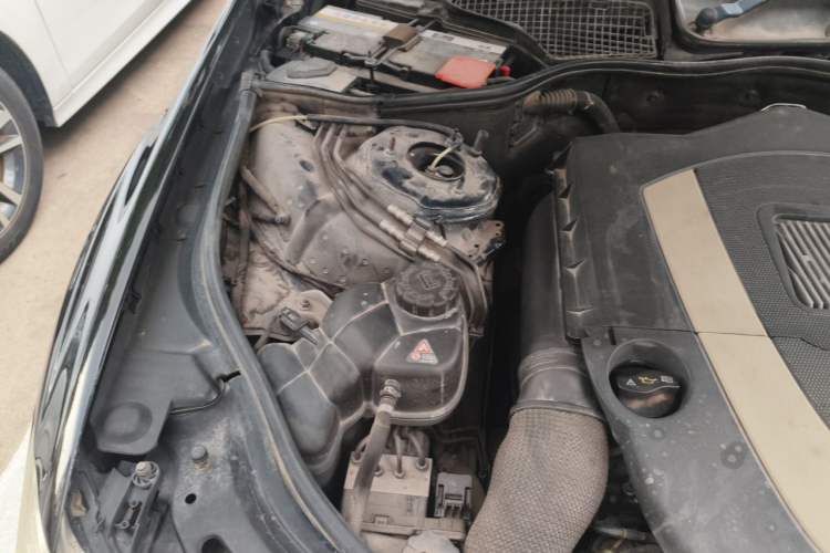 Used Mercedes-Benz S-Class 2010 S 300 L Business Model Engine Bay Right
