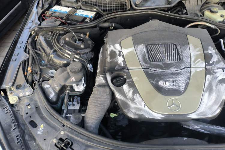 Used Mercedes-Benz S-Class 2010 S 350 L Luxury Model Engine Bay Right
