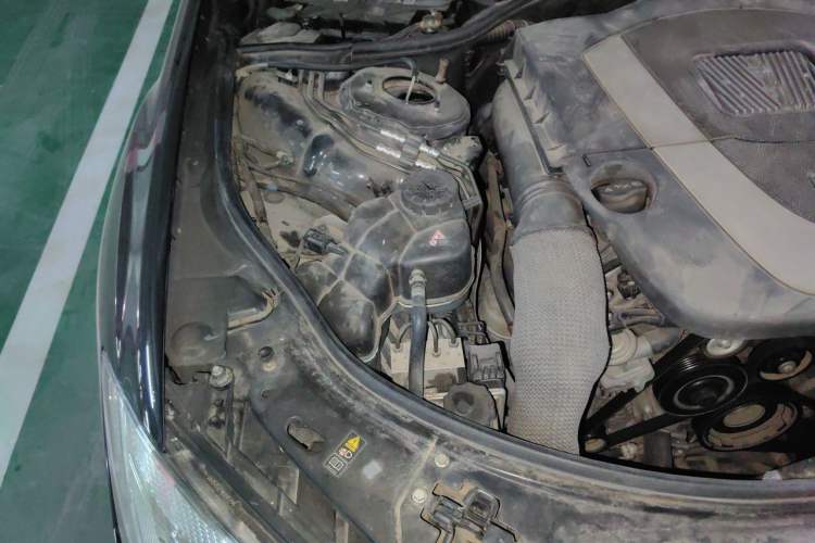 Used Mercedes-Benz S-Class 2010 S 350 L 4MATIC Engine Bay Right