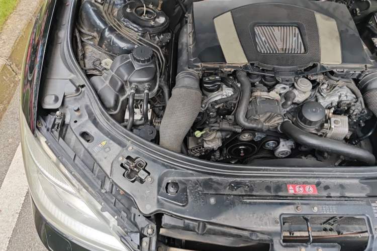 Used Mercedes-Benz S-Class 2010 S 400 L HYBRID Engine Bay Right