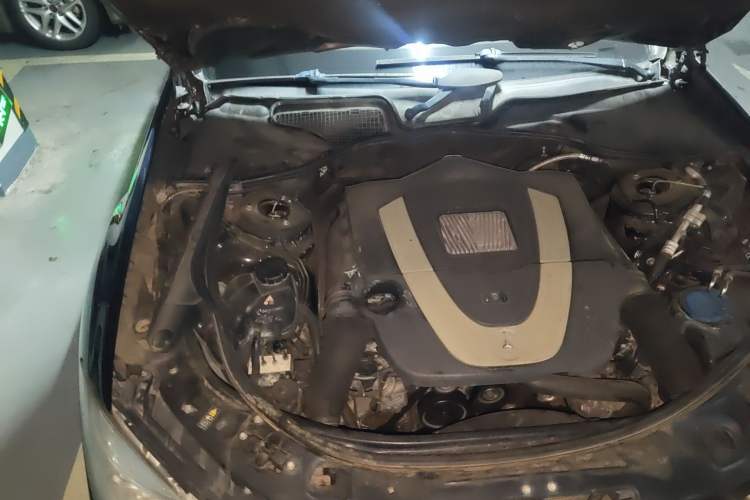 Used Mercedes-Benz S-Class 2010 S 400 L HYBRID Engine Bay Right