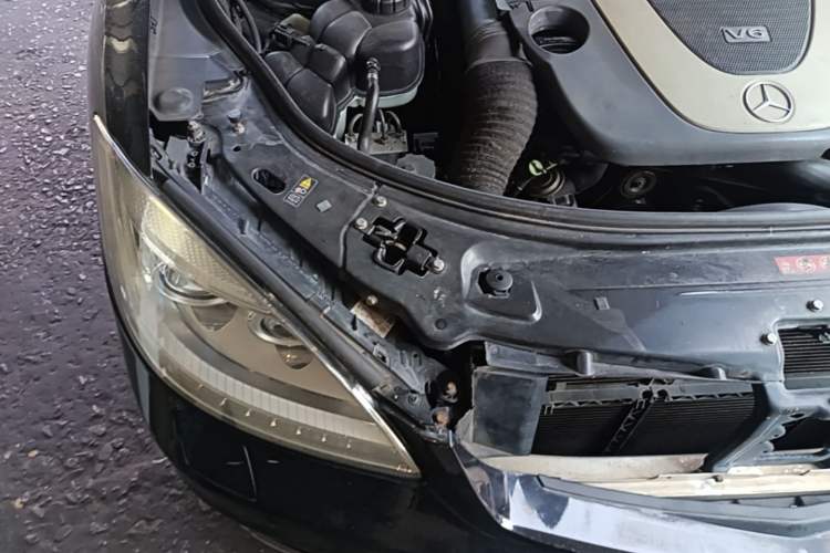 Used Mercedes-Benz S-Class 2010 S 350 L Luxury Model Engine Bay Right