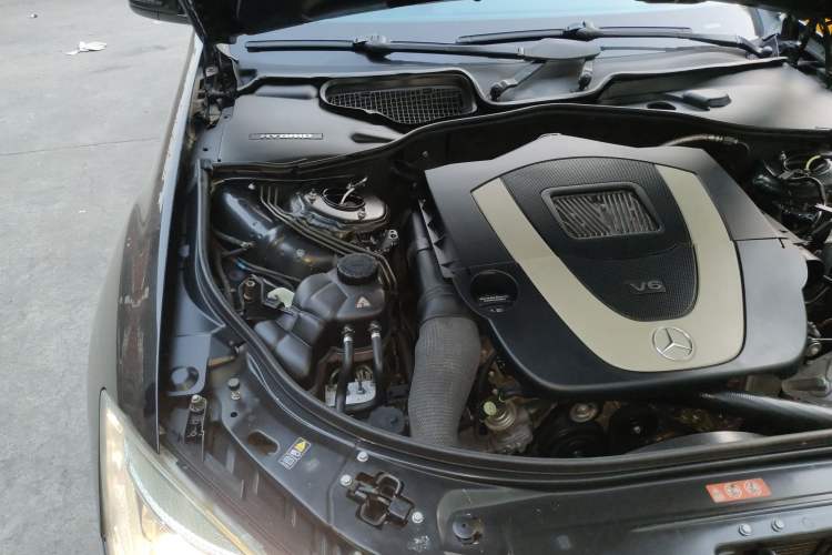 Used Mercedes-Benz S-Class 2010 S 400 L HYBRID Engine Bay Right