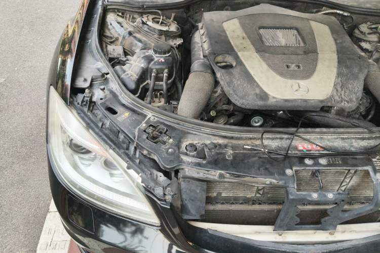 Used Mercedes-Benz S-Class 2010 S 400 L HYBRID Engine Bay Right
