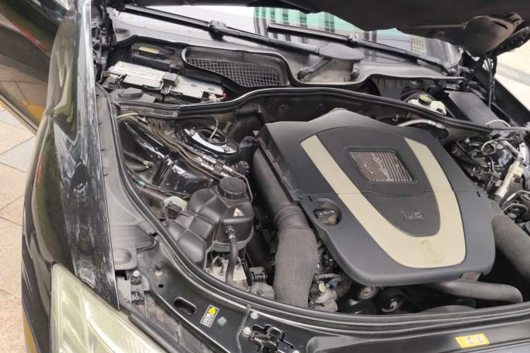 Used Mercedes-Benz S-Class 2010 S 300 L Business Model Engine Bay Right