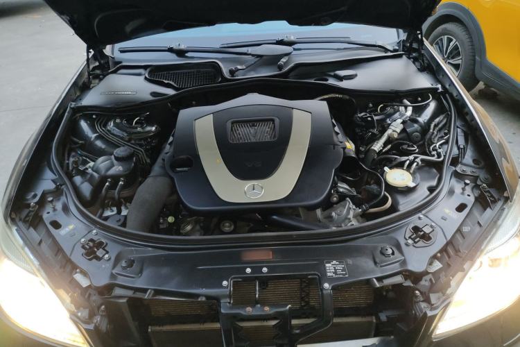 Used Mercedes-Benz S-Class 2010 S 400 L HYBRID Engine Bay