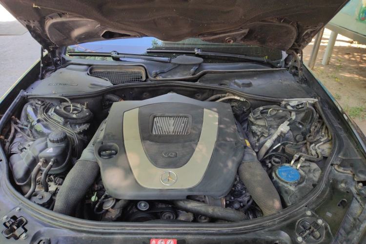 Used Mercedes-Benz S-Class 2010 S 400 L HYBRID Engine Bay