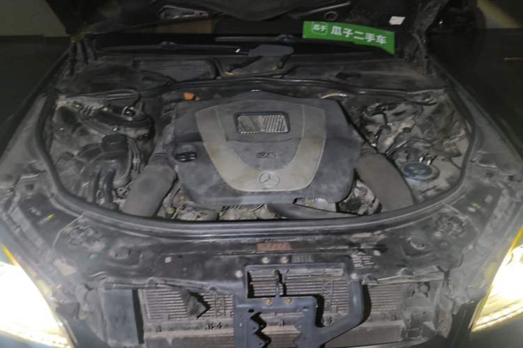 Used Mercedes-Benz S-Class 2010 S 400 L HYBRID Engine Bay