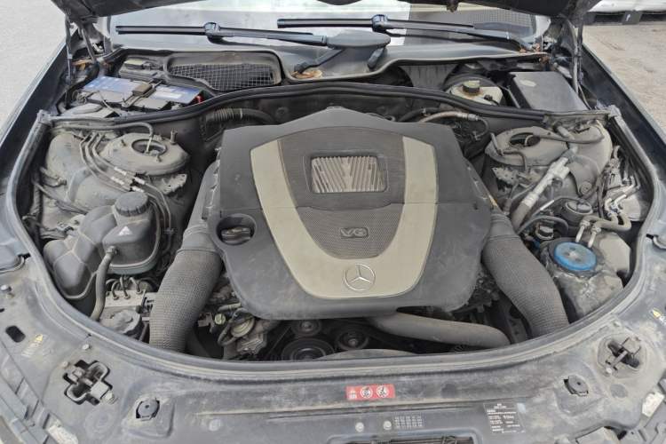 Used Mercedes-Benz S-Class 2010 S 300 L Business Model Engine Bay
