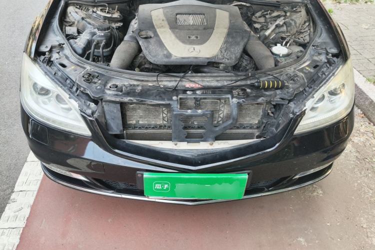 Used Mercedes-Benz S-Class 2010 S 400 L HYBRID Engine Bay