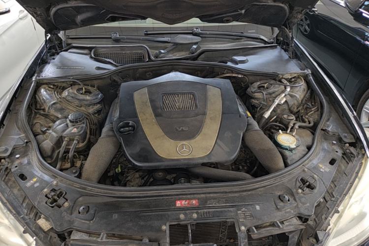 Used Mercedes-Benz S-Class 2010 S 400 L HYBRID Engine Bay