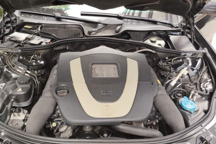 Used Mercedes-Benz S-Class 2010 S 300 L Business Model Engine Bay