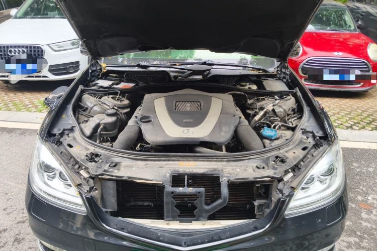 Used Mercedes-Benz S-Class 2010 S 300 L Luxury Model Engine Bay