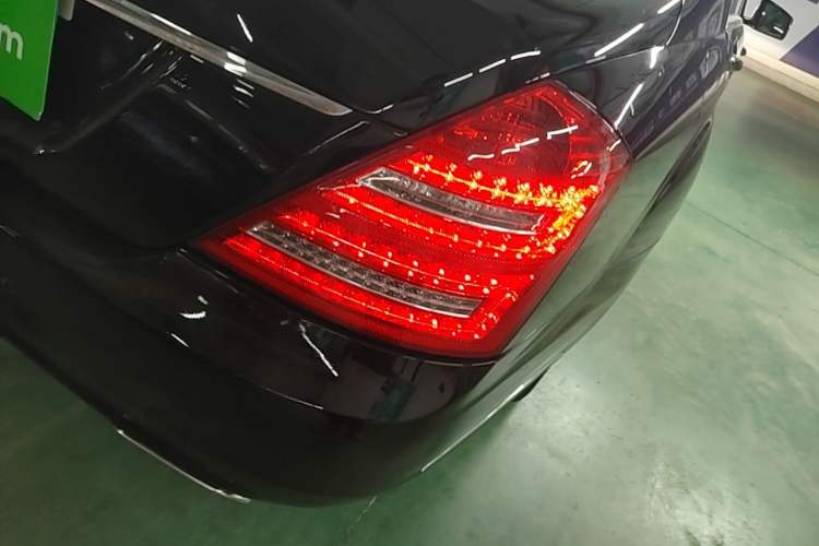 Used Mercedes-Benz S-Class 2010 S 300 L Business Model Exterior 3