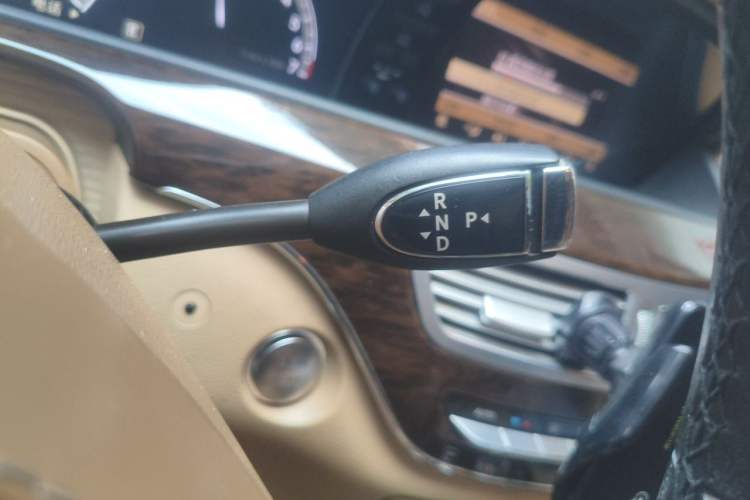 Used Mercedes-Benz S-Class 2010 S 300 L Business Model Gear Lever