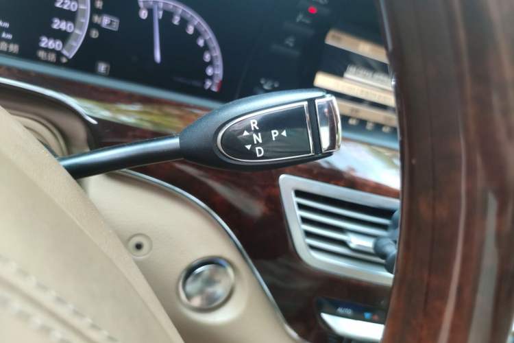 Used Mercedes-Benz S-Class 2010 S 300 L Luxury Model Gear Lever