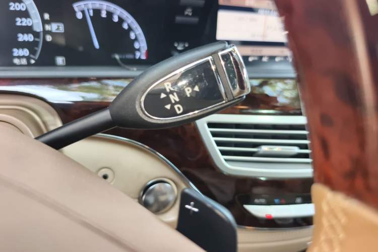 Used Mercedes-Benz S-Class 2010 S 500 L 4MATIC Gear Lever