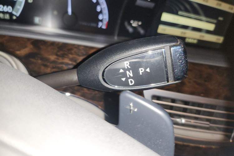 Used Mercedes-Benz S-Class 2010 S 300 L Luxury Model Gear Lever