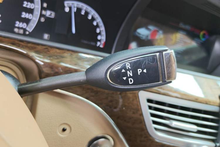 Used Mercedes-Benz S-Class 2010 S 300 L Business Model Gear Lever