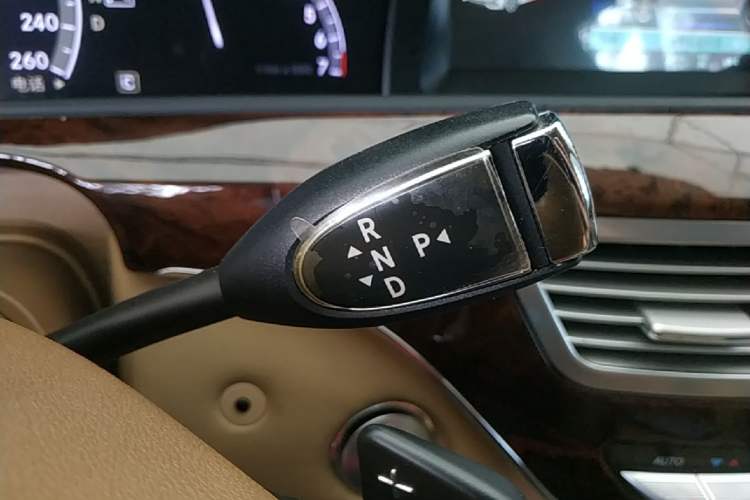 Used Mercedes-Benz S-Class 2010 S 350 L Luxury Model Gear Lever