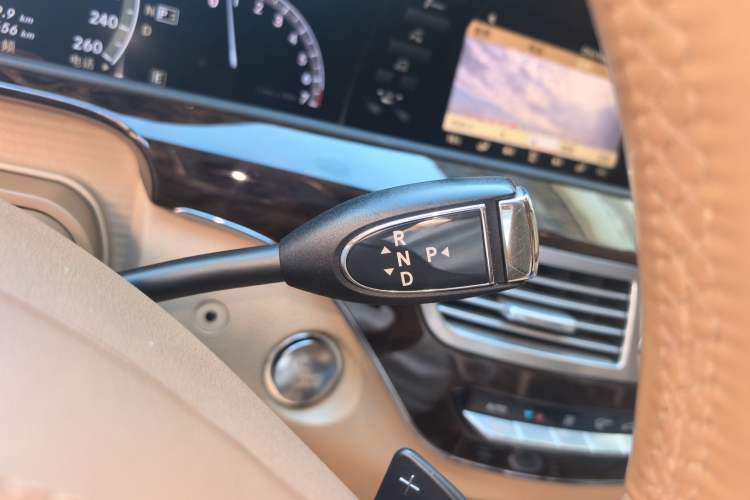 Used Mercedes-Benz S-Class 2010 S 300 L Business Model Gear Lever