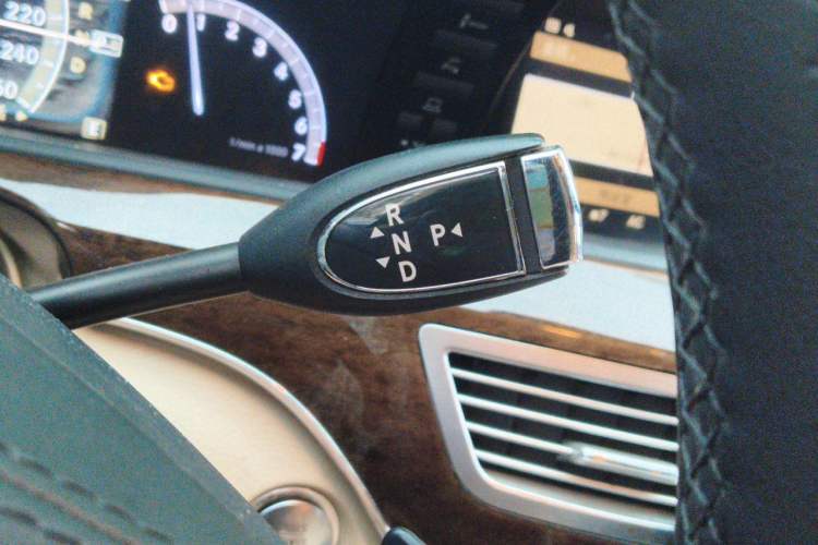 Used Mercedes-Benz S-Class 2010 S 300 L Business Model Gear Lever