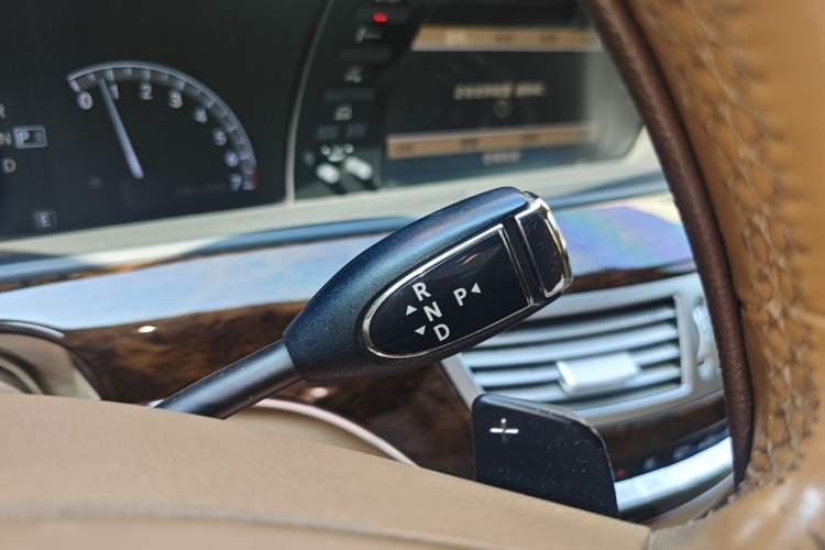 Used Mercedes-Benz S-Class 2010 S 300 L Luxury Model Gear Lever