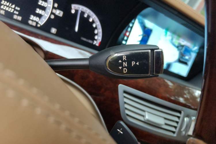 Used Mercedes-Benz S-Class 2010 S 300 L Luxury Model Gear Lever